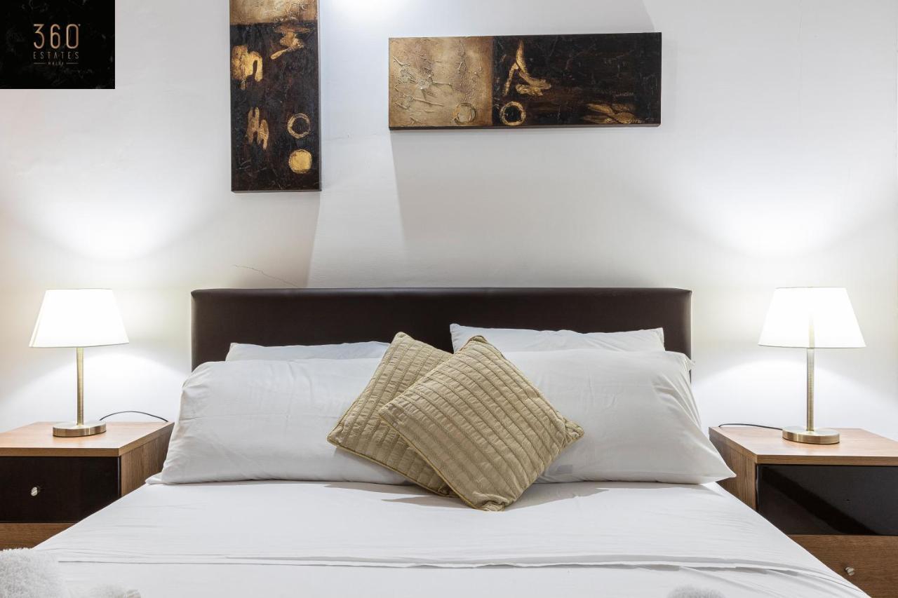 Seafront - Top Location, Top Floor With Wifi & Ac By 360 Estates Valletta Eksteriør billede