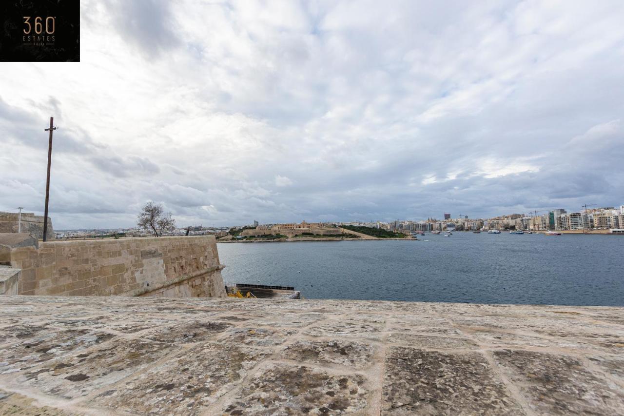Seafront - Top Location, Top Floor With Wifi & Ac By 360 Estates Valletta Eksteriør billede