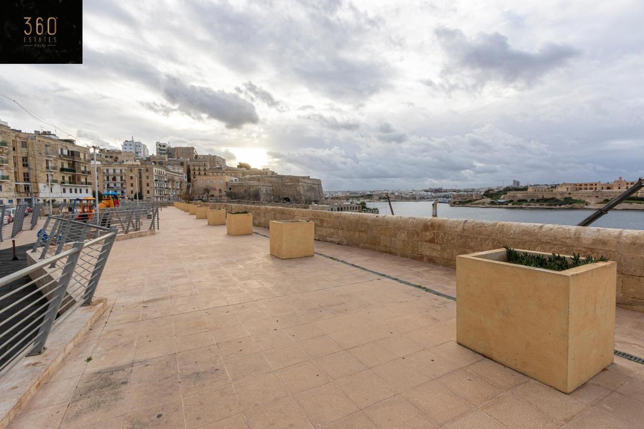 Seafront - Top Location, Top Floor With Wifi & Ac By 360 Estates Valletta Eksteriør billede