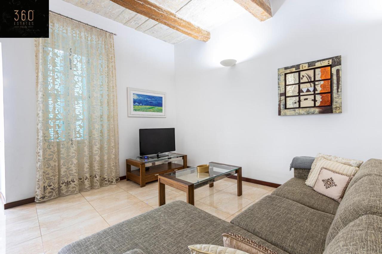 Seafront - Top Location, Top Floor With Wifi & Ac By 360 Estates Valletta Eksteriør billede