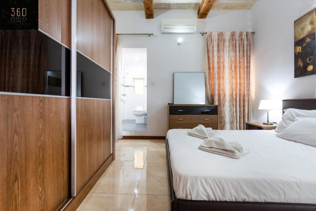 Seafront - Top Location, Top Floor With Wifi & Ac By 360 Estates Valletta Eksteriør billede