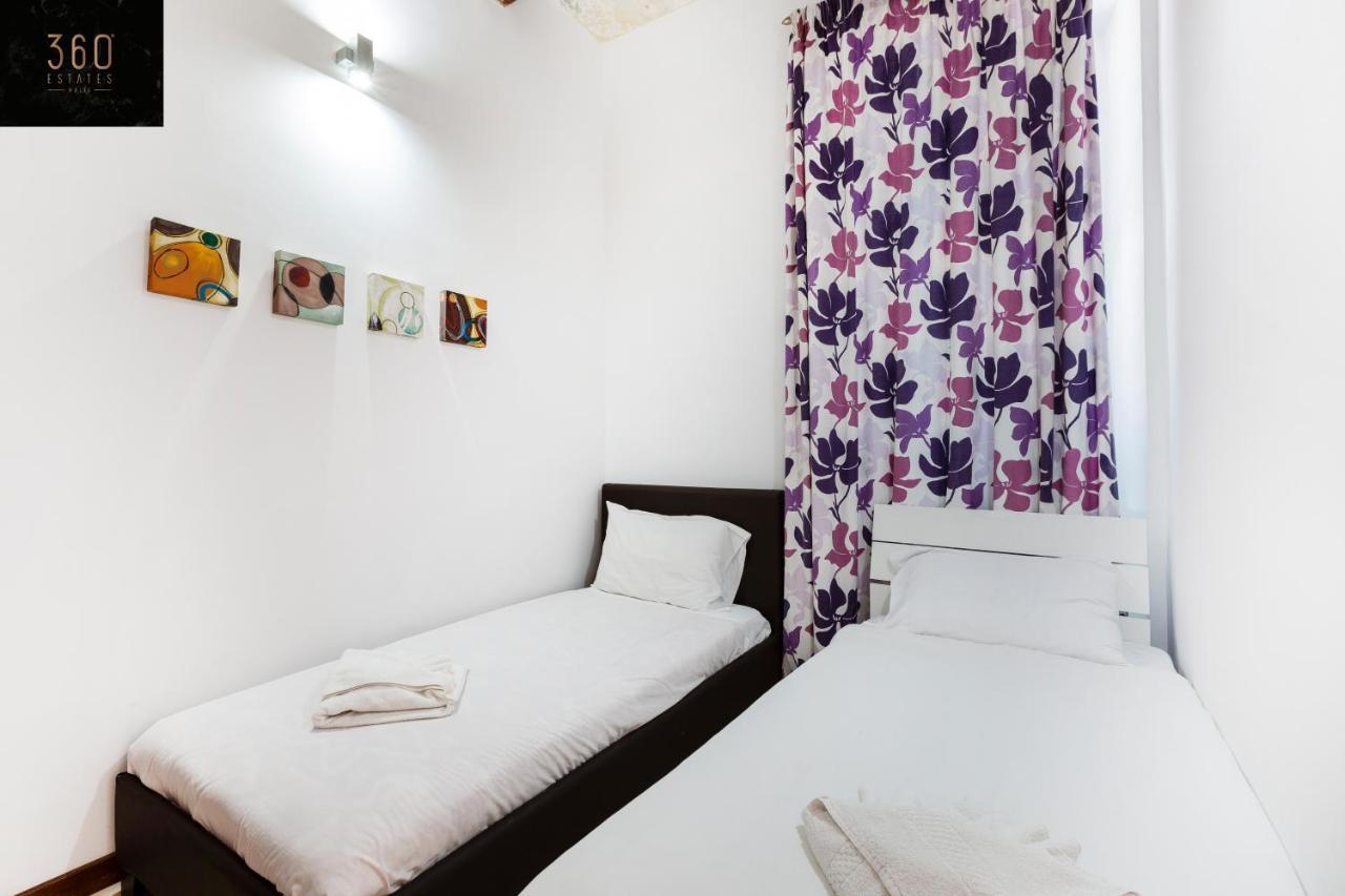 Seafront - Top Location, Top Floor With Wifi & Ac By 360 Estates Valletta Eksteriør billede
