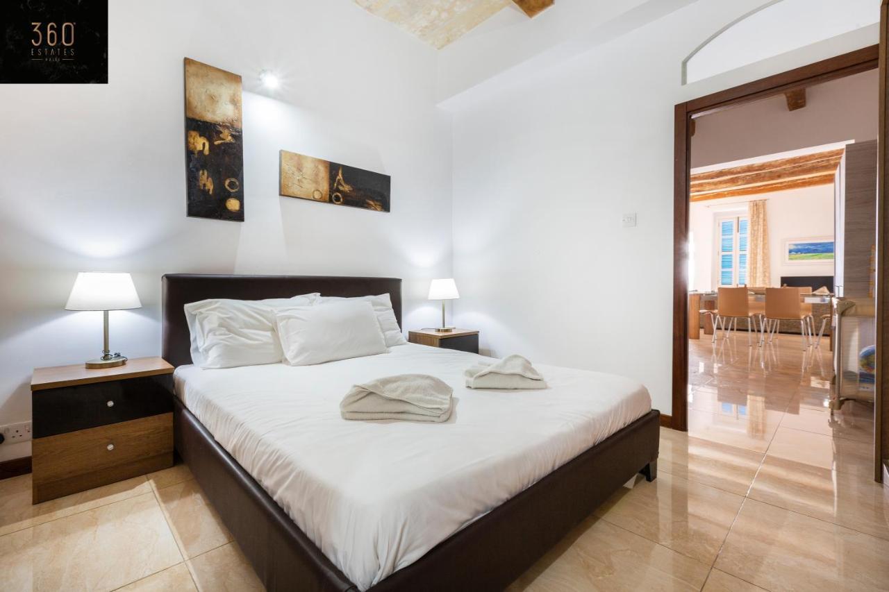 Seafront - Top Location, Top Floor With Wifi & Ac By 360 Estates Valletta Eksteriør billede